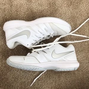 NIKE air zoom prestige tennis shoes